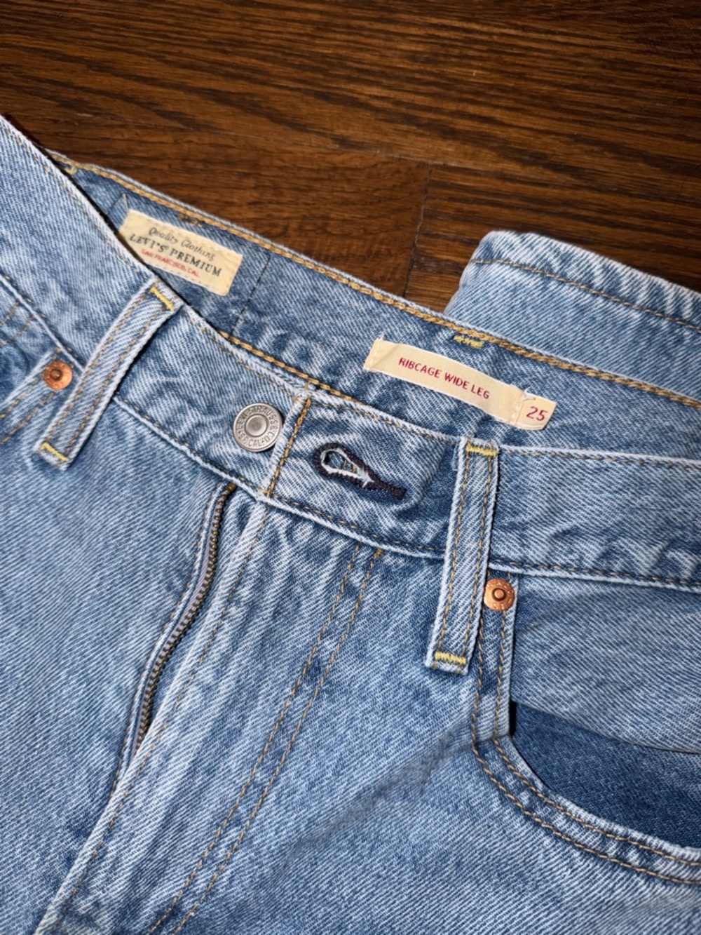 Levi Ribcage Wide Leg - Picture 4 of 4